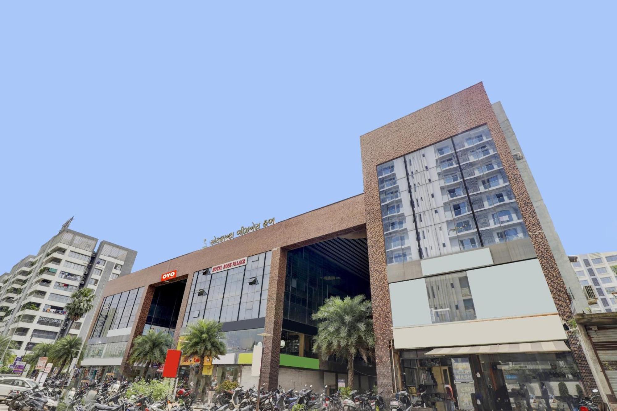 Hotel O Cozy Rooms Σουράτ Εξωτερικό φωτογραφία