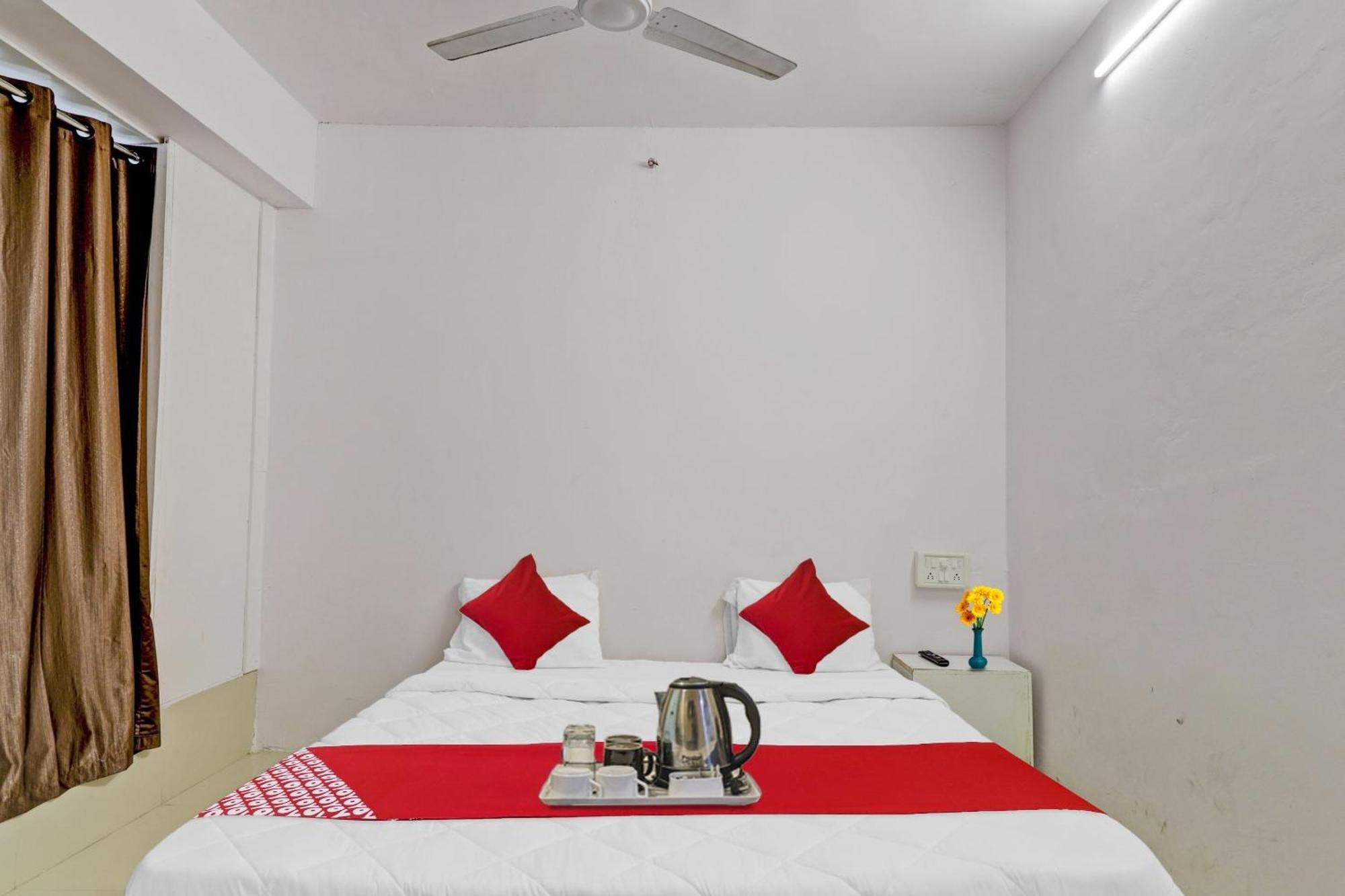 Hotel O Cozy Rooms Σουράτ Εξωτερικό φωτογραφία