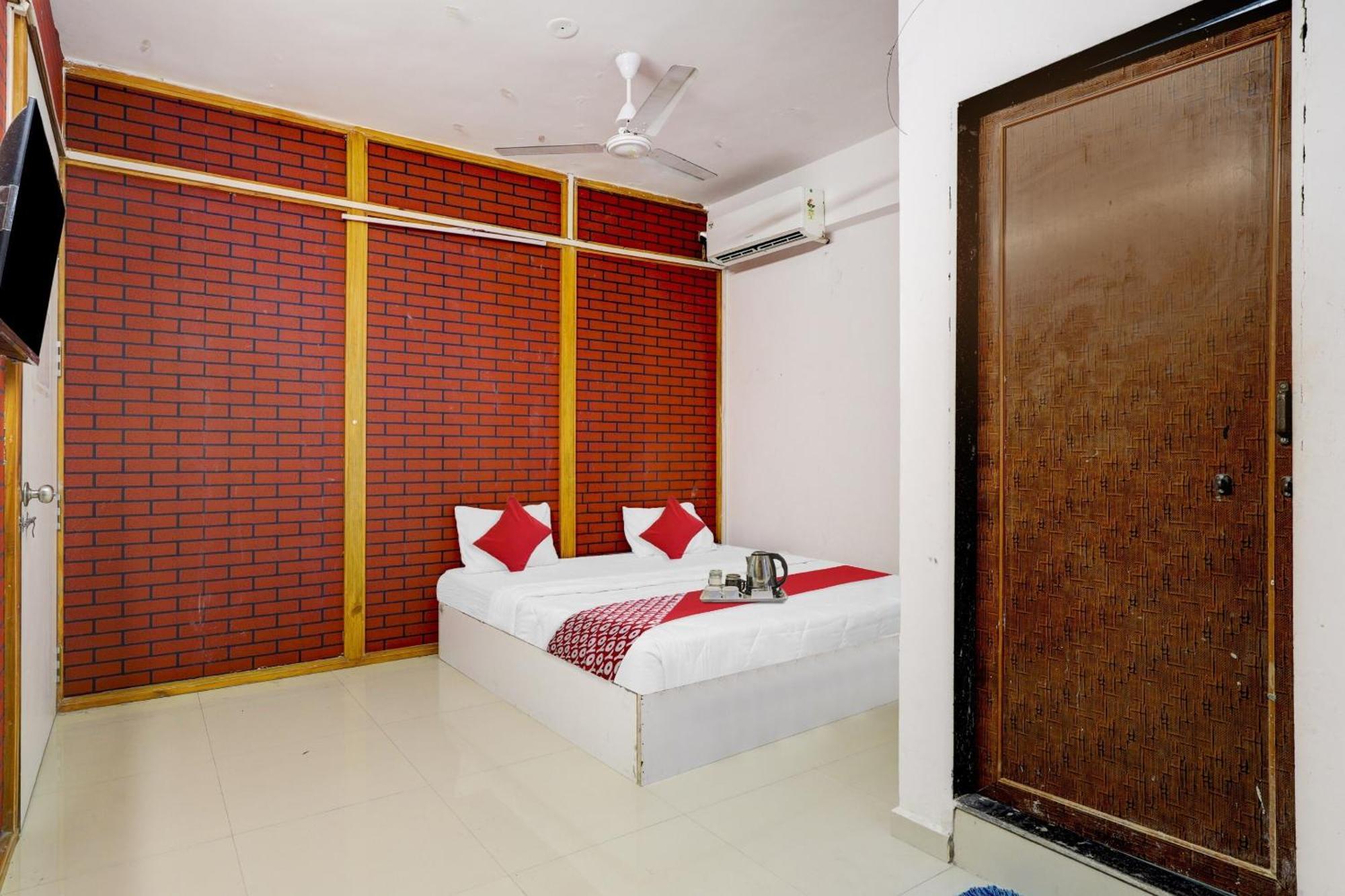 Hotel O Cozy Rooms Σουράτ Εξωτερικό φωτογραφία